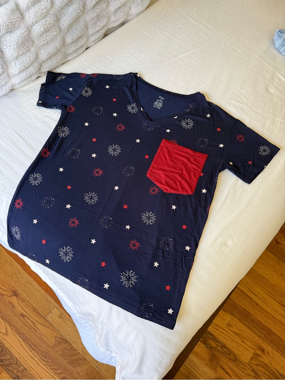 Women’s Kyte BABY Navy Star Print Tee with Red Pocket